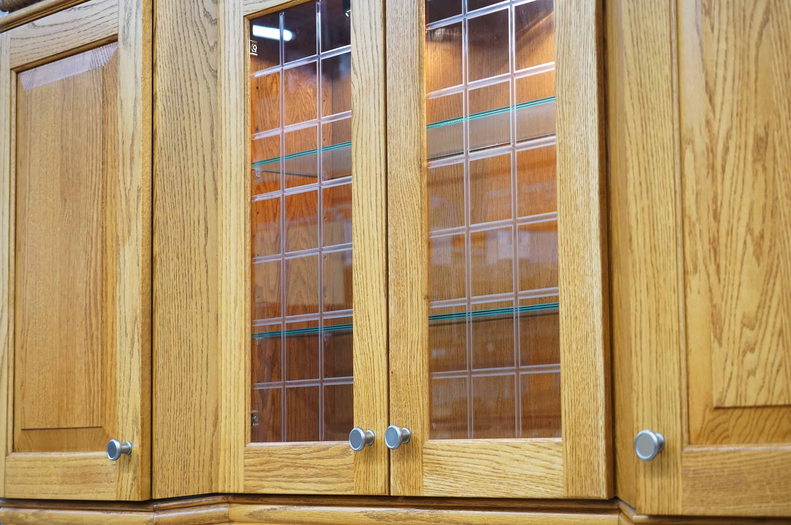 Traditional Cabinet Knob Placement On Cabinets Centered At End Of Door Rail 