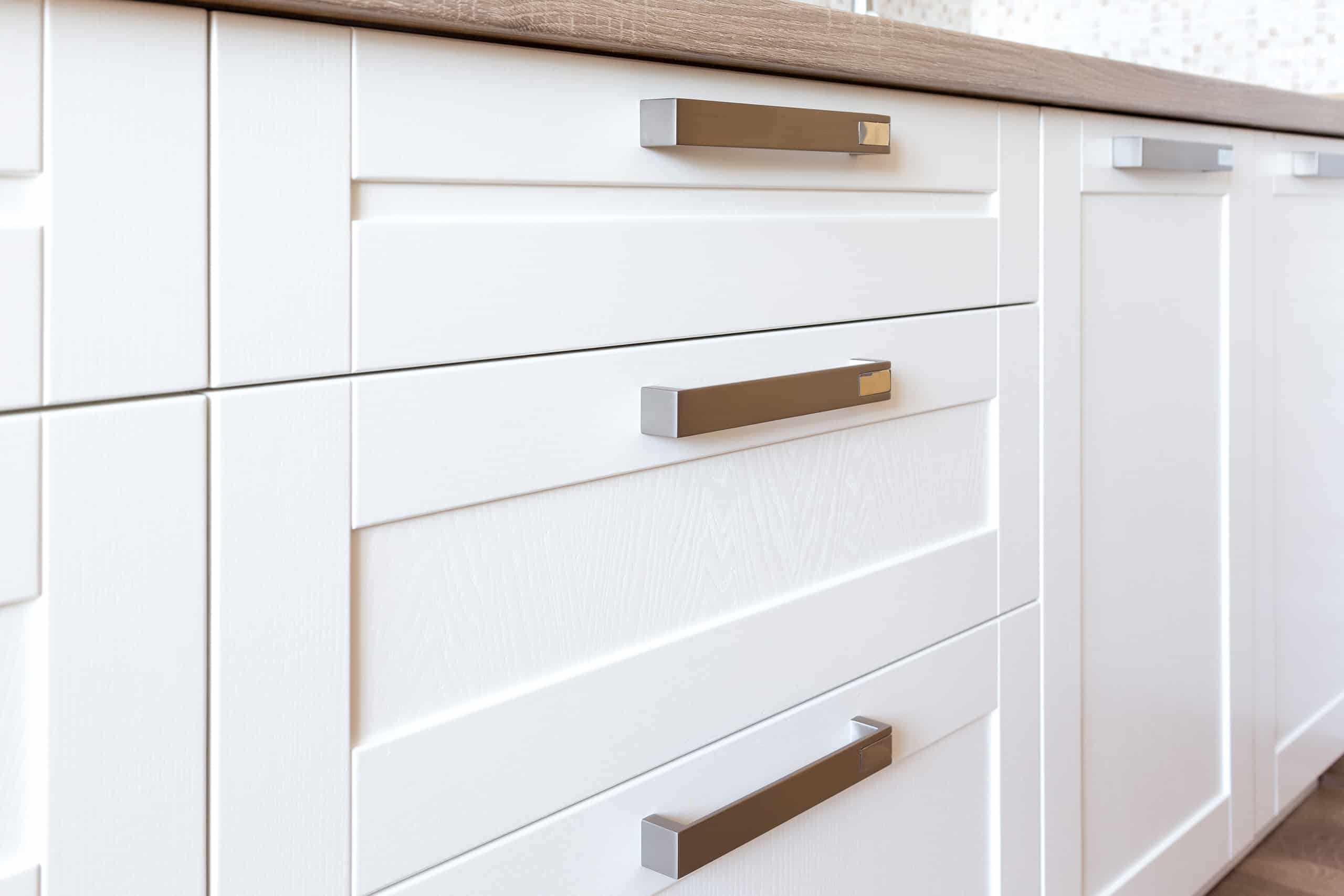 Shaker Cabinet Drawer Pull Handles Centered Top Rail 